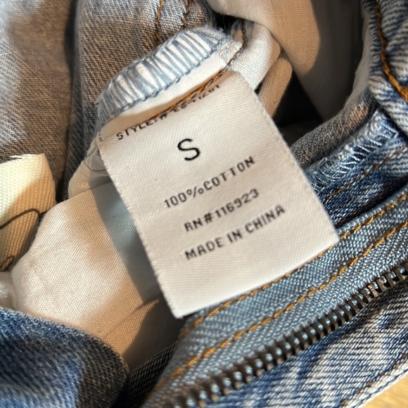 Easel Patch work Denim, light wash & distressed. Size small, fit more like XS - Picture 7 of 8